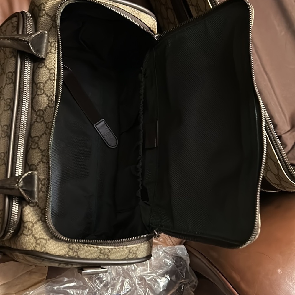 🦁 Gucci GG Supreme Travel Set - Picture 15 of 17